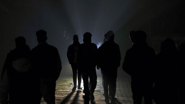 Тень людей, фото из архива - Sputnik Azərbaycan