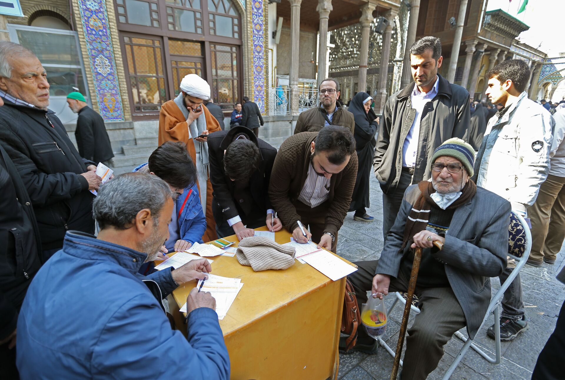 На парламентских выборах в Иране - Sputnik Azərbaycan, 1920, 11.06.2024