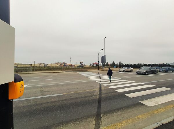В Баку установлен первый сенсорный светофор - фото В Баку установлен первый сенсорный светофор - фото - Sputnik Азербайджан