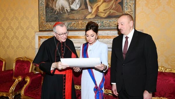 Президент Ильхам Алиев и Первая леди Мехрибан Алиева встретились в Ватикане с государственным секретарем Святого Престола - Sputnik Azərbaycan