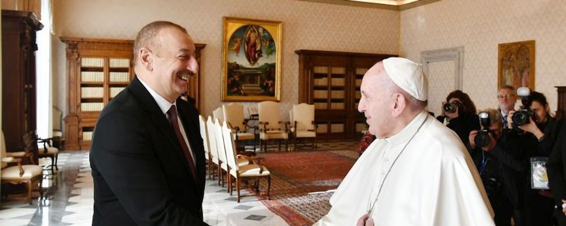 Ильхам Алиев и Папа Римский Франциск - Sputnik Азербайджан, 1920, 13.03.2023
