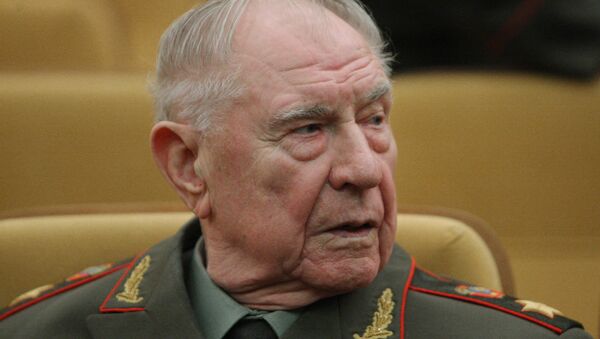 Экс-министр обороны СССР Дмитрий Язов, фото из архива - Sputnik Azərbaycan