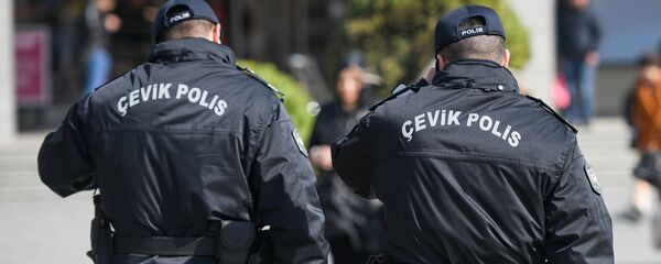 Сотрудник полиции, фото из архива Сотрудник полиции, фото из архива - Sputnik Азербайджан