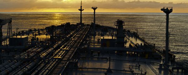 Нефтяной танкер в открытом море - Sputnik Азербайджан