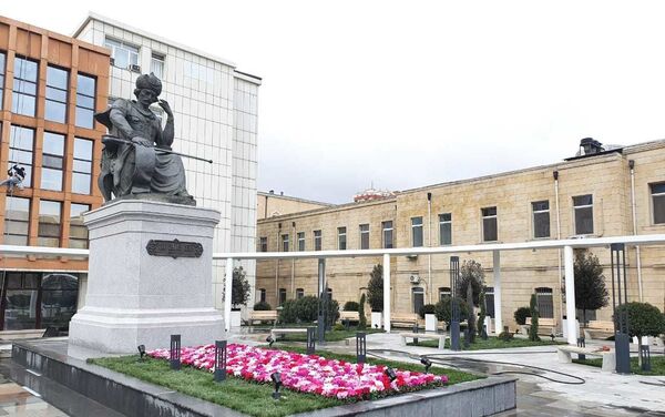 Памятник Шаху Исмаилу Хатаи - Sputnik Азербайджан