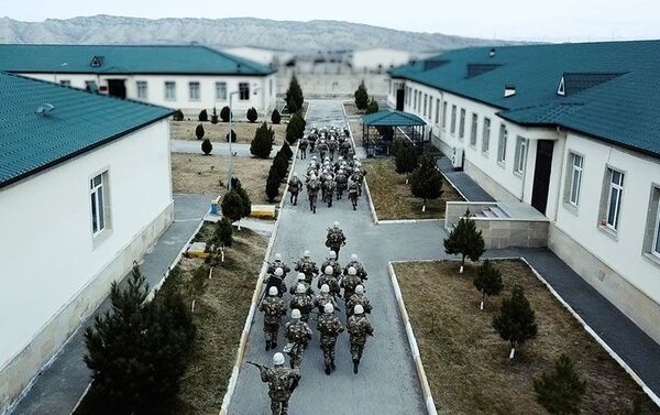 Азербайджанская армия проводит широкомасштабные учения - Sputnik Азербайджан