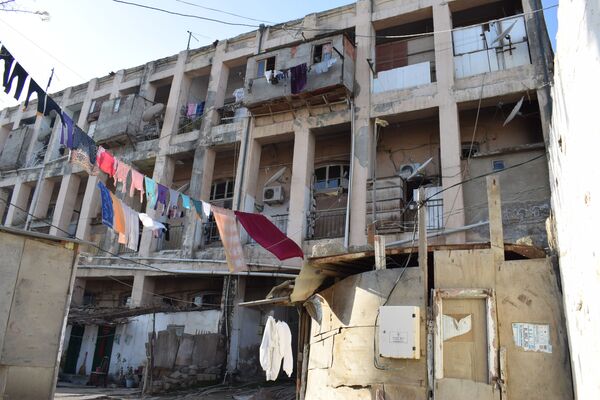 Аварийное здание в Сабаильском районе Баку - Sputnik Азербайджан