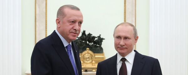 Президент РФ Владимир Путин и президент Турции Реджеп Тайип Эрдоган (слева) во время встречи - Sputnik Азербайджан
