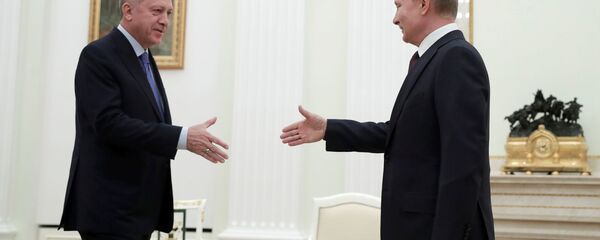 Президент РФ Владимир Путин и президент Турции Реджеп Тайип Эрдоган во время встречи Президент РФ Владимир Путин и президент Турции Реджеп Тайип Эрдоган во время встречи - Sputnik Азербайджан