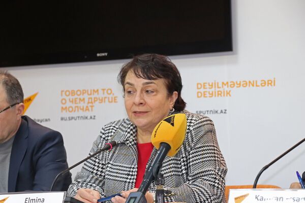 Кто пишет учебники для азербайджанских школьников: новые правила обнажили старую проблему Кто пишет учебники для азербайджанских школьников: новые правила обнажили старую проблему - Sputnik Азербайджан