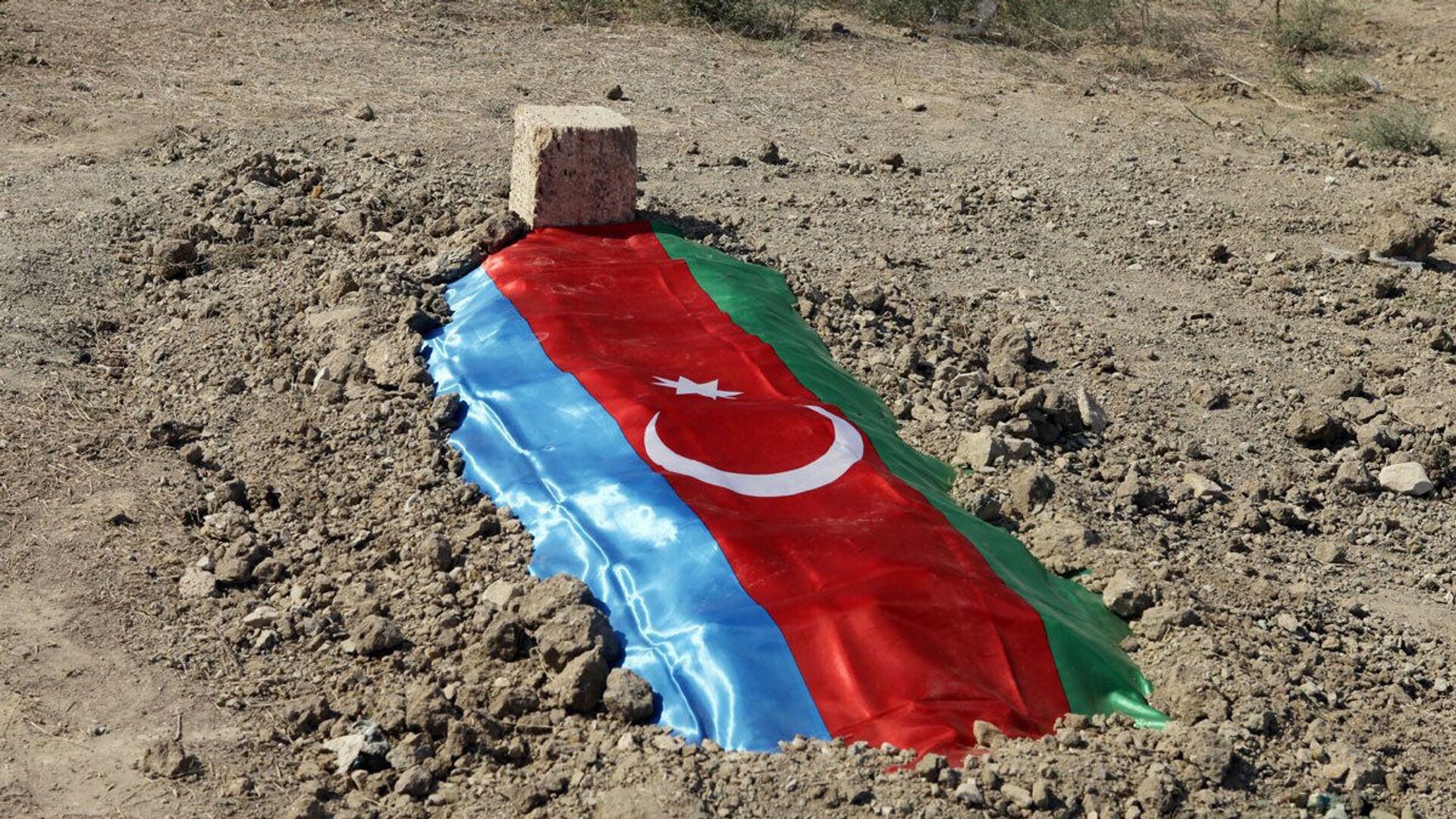 Могила погибшего азербайджанского военнослужащего, фото из архива - Sputnik Азербайджан, 1920, 30.09.2021