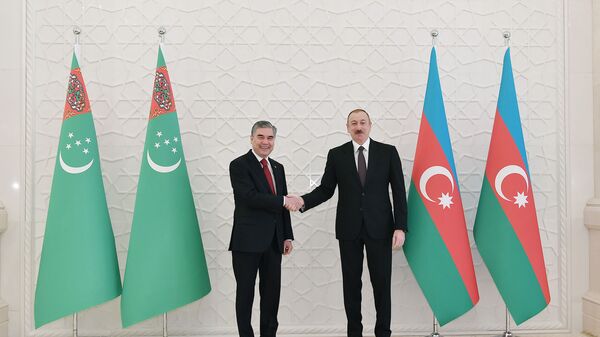 Церемония официальной встречи в Баку президента Туркменистана - Sputnik Azərbaycan