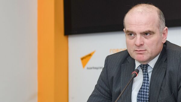 Заместитель директора Русской школы экономики UNEC Эльшад Мамедов - Sputnik Азербайджан