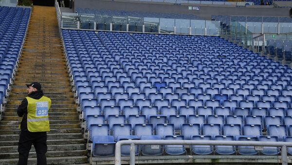 Пустые сидения на стадионе, фото из архива - Sputnik Azərbaycan