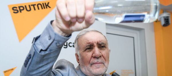 Председатель Союза потребителей Азербайджана Эюб Гусейнов Председатель Союза потребителей Азербайджана Эюб Гусейнов - Sputnik Азербайджан