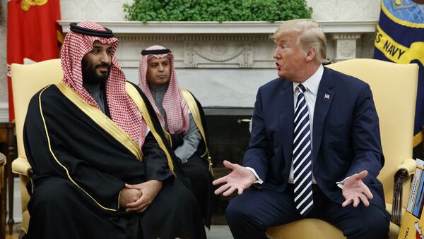 Президент США Дональд Трамп и наследный принц Саудовской Аравии Мухаммед бен Салман во время встречи - Sputnik Azərbaycan