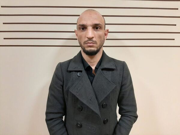 Полиция Баку обезвредила любителя Нив и грабителя доверчивой женщины Полиция Баку обезвредила любителя Нив и грабителя доверчивой женщины - Sputnik Азербайджан