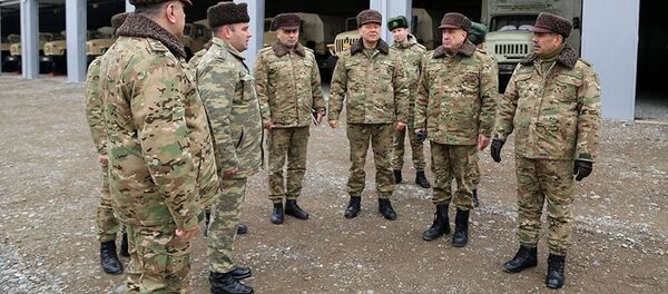 Министр обороны Азербайджана генерал-полковник Закир Гасанов, генерал-полковник Магеррам Алиев и руководящий состав министерства на передней линии фронта Министр обороны Азербайджана генерал-полковник Закир Гасанов, генерал-полковник Магеррам Алиев и руководящий состав министерства на передней линии фронта - Sputnik Азербайджан