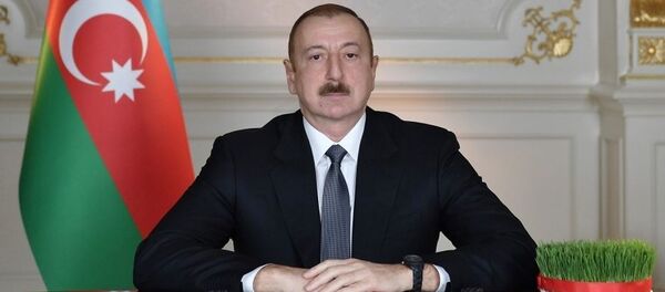 İlham Əliyev Azərbaycan xalqına təbrik zamanı İlham Əliyev Azərbaycan xalqına təbrik zamanı - Sputnik Азербайджан