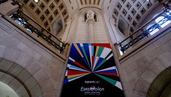 Баннер с логотипом Евровидения-2020 в Роттердаме, Нидерланды  - Sputnik Azərbaycan
