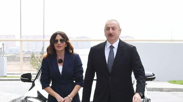 Prezident İlham Əliyev və Birinci xanım Mehriban Əliyeva, arxiv şəkli - Sputnik Azərbaycan