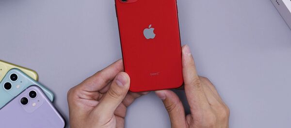 Apple рассказала, как защитить iPhone от коронавируса Apple рассказала, как защитить iPhone от коронавируса - Sputnik Азербайджан