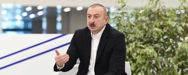 Президент Ильхам Алиев в открытии медицинского учреждения в Баку Президент Ильхам Алиев в открытии медицинского учреждения в Баку - Sputnik Азербайджан