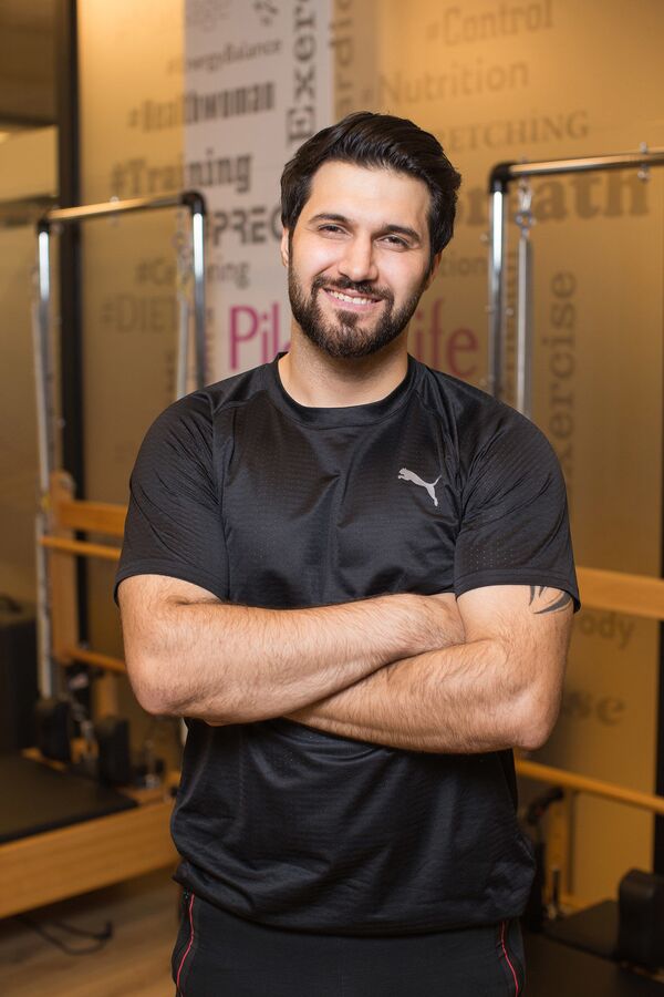 Пилатес не мужское дело? Ответ знает главный тренер студии PilatesLife Men Эльвин Асадов Пилатес не мужское дело? Ответ знает главный тренер студии PilatesLife Men Эльвин Асадов - Sputnik Азербайджан