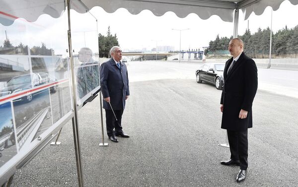 Prezident İlham Əliyev Bakı-Sumqayıt yolunun genişləndirilməsi çərçivəsində görülən işlərlə tanış olub - Sputnik Azərbaycan