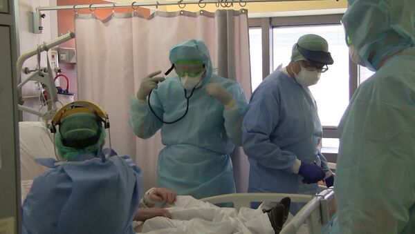 Полевой госпиталь в Бергамо развернут: медики готовятся к приему пациентов - Sputnik Азербайджан