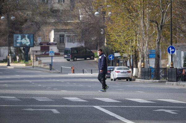 Пешеход, фото из архива - Sputnik Азербайджан