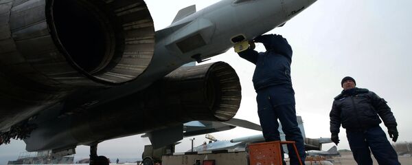 Подготовка к вылету многоцелевого истребителя Су-35, фото из архива Подготовка к вылету многоцелевого истребителя Су-35, фото из архива - Sputnik Азербайджан
