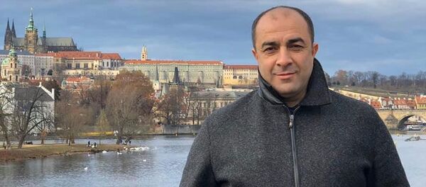 Председатель Объединенного конгресса азербайджанцев Украины (ОКАУ), руководитель Ассамблеи наций Украины (АНУ) Ровшан Тагиев, фото из архива Председатель Объединенного конгресса азербайджанцев Украины (ОКАУ), руководитель Ассамблеи наций Украины (АНУ) Ровшан Тагиев, фото из архива - Sputnik Азербайджан