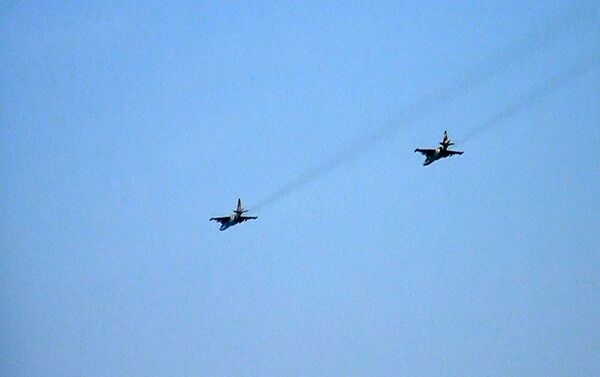 Летно-тактические учения с участием экипажей самолетов МиГ-29 и Су-25 - Sputnik Азербайджан