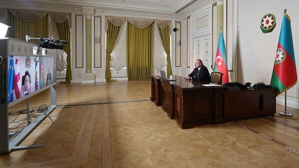 Разговор Президента Азербайджана Ильхама Алиева и Президента Грузии Саломе Зурабишвили в формате видеоконференции - Sputnik Azərbaycan