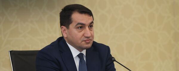 Помощник Президента Азербайджана - заведующий отделом по вопросам внешней политики Хикмет Гаджиев Помощник Президента Азербайджана - заведующий отделом по вопросам внешней политики Хикмет Гаджиев - Sputnik Азербайджан