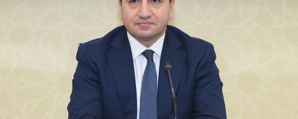 Помощник Президента Азербайджана - заведующий отделом по вопросам внешней политики Хикмет Гаджиев Помощник Президента Азербайджана - заведующий отделом по вопросам внешней политики Хикмет Гаджиев - Sputnik Азербайджан