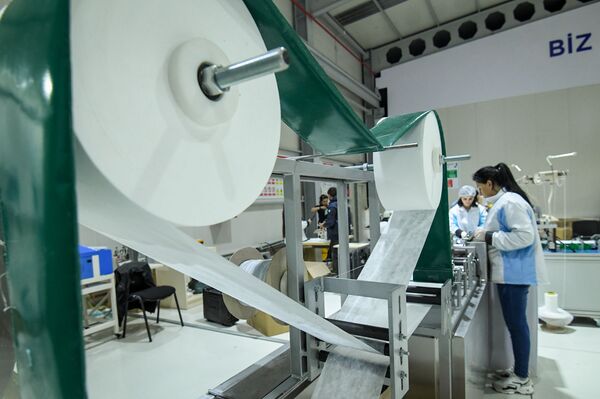 Предприятие по производству медицинских масок в Сумгайытском химическом промышленном парке - Sputnik Азербайджан