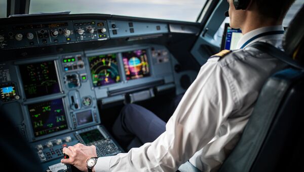 Пилот во время взлета  - Sputnik Azərbaycan