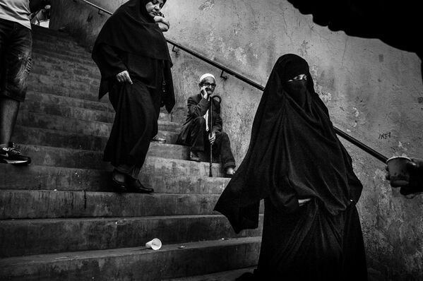 Один из снимков репортажа Kho, the Genesis of a Revolt фотографа Romain Laurendeau, ставшего победителем конкурса World Press Photo 2020 в категории Story of the Year - Sputnik Azərbaycan
