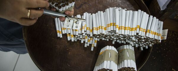 Завод по производству табачной продукции, фото из архива Завод по производству табачной продукции, фото из архива - Sputnik Азербайджан
