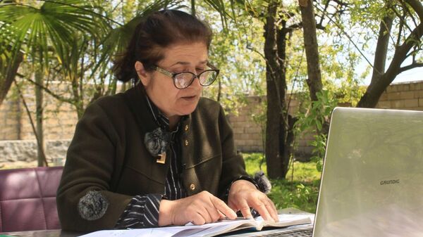 Только бы не подвел интернет: как педагоги в отдаленных селах освоили онлайн-обучение Только бы не подвел интернет: как педагоги в отдаленных селах освоили онлайн-обучение - Sputnik Азербайджан