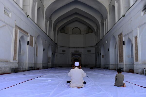 В мечети Джами в Герате, Афганистан - Sputnik Azərbaycan