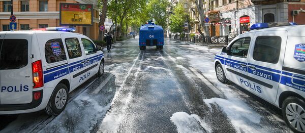 Дезинфекционные работы на улицах Баку Дезинфекционные работы на улицах Баку - Sputnik Азербайджан