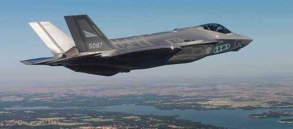 Истребитель-бомбардировщик пятого поколения F-35 - Sputnik Азербайджан
