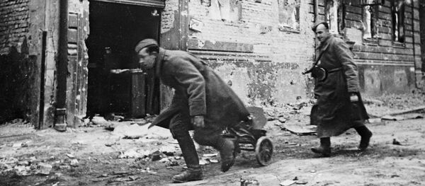 Советские войска в Берлине, 1945 год - Sputnik Азербайджан