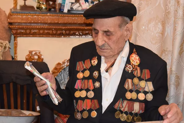 Сыны Азербайджана героически сражались в годы ВОВ - 99-летний ветеран Сыны Азербайджана героически сражались в годы ВОВ - 99-летний ветеран - Sputnik Азербайджан