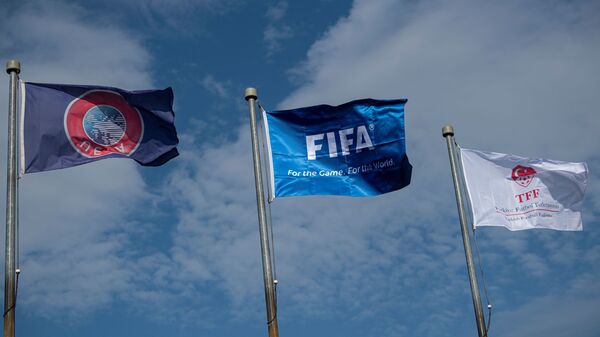 Флаг ФИФА и УЕФА в Стамбуле, фото из архива - Sputnik Азербайджан