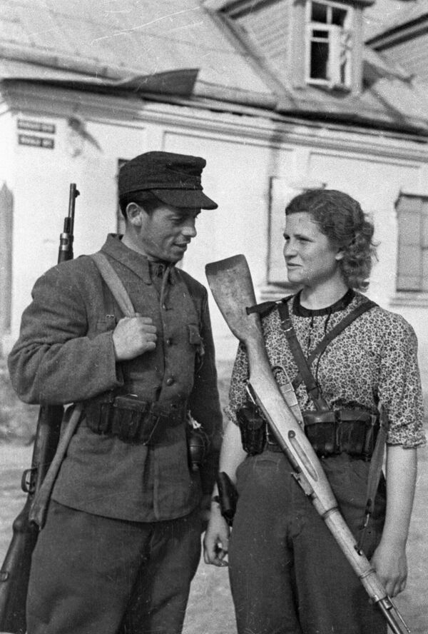 Литовские партизаны в Вильнюсе во время Великой Отечественной войны, 1944 год - Sputnik Азербайджан