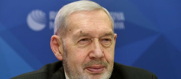 Профессор Государственного университета управления Владимир Волох - Sputnik Азербайджан